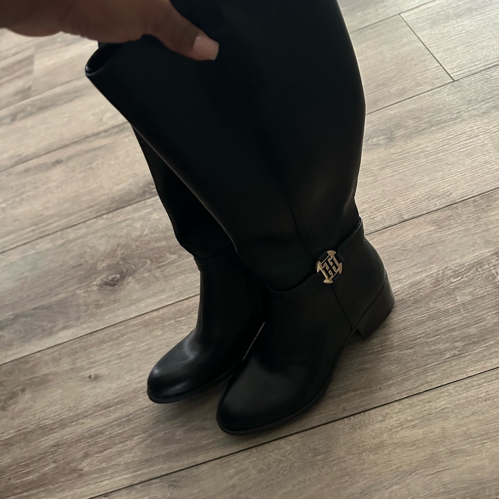 NWT Tommy Hilfigher boots
